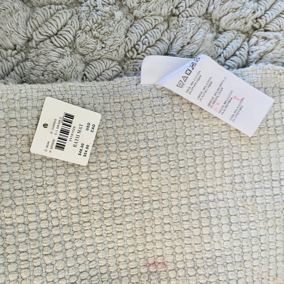 Anthropologie Handwoven Hayleigh Gray Bath Mat - Picture 3 of 3